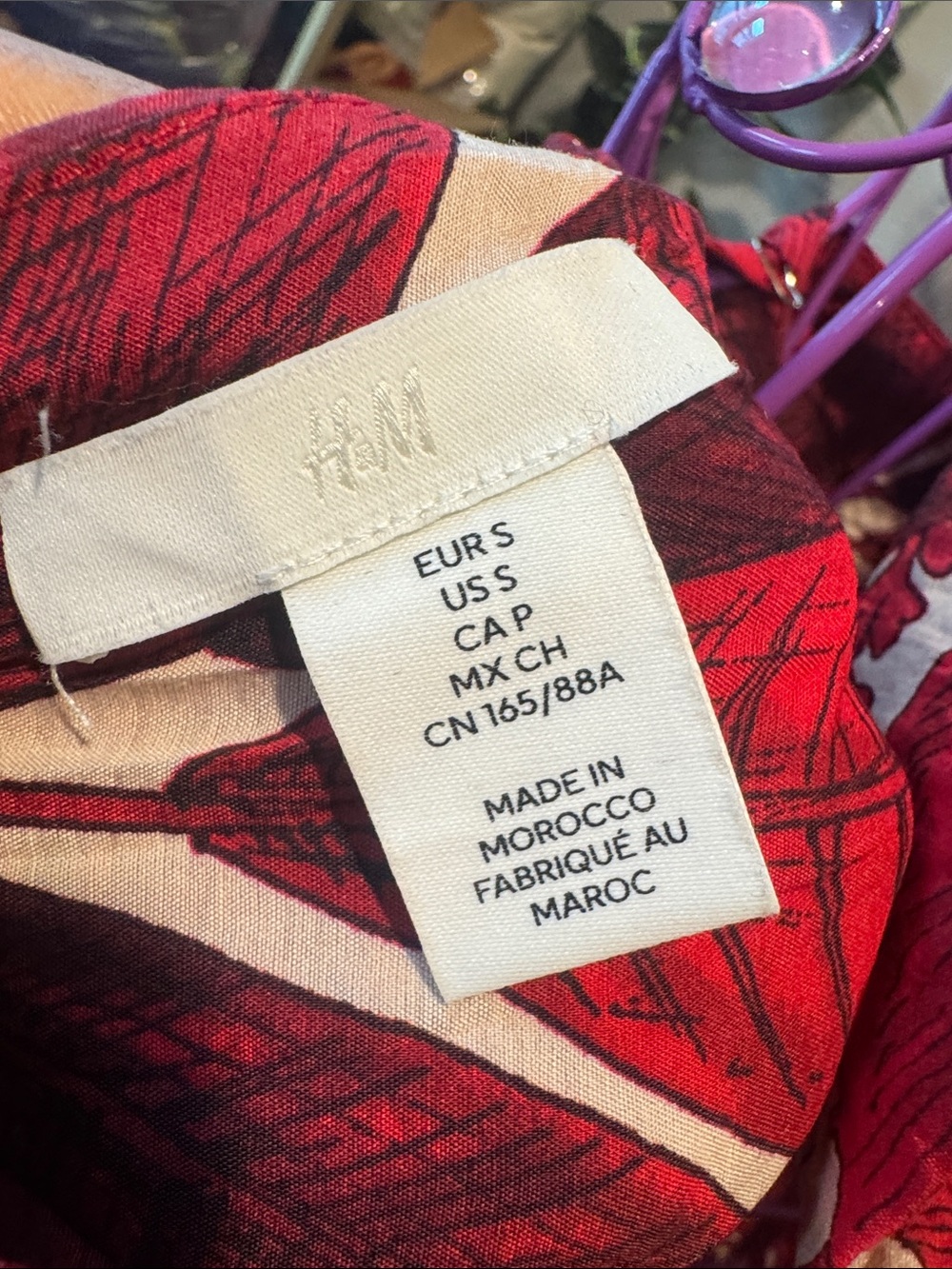 H&M
STRAP-DETAIL ONE-SHOULDER TOP Red - Picture 6 of 6